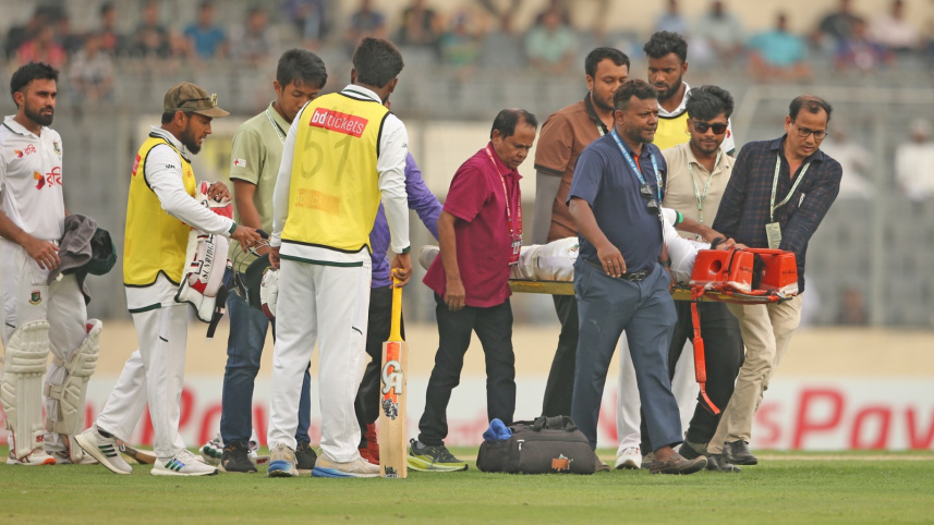 ৪২ রানে চোট, স্ট্রেচারে মাঠ ছাড়লেন তাওহিদ হৃদয়