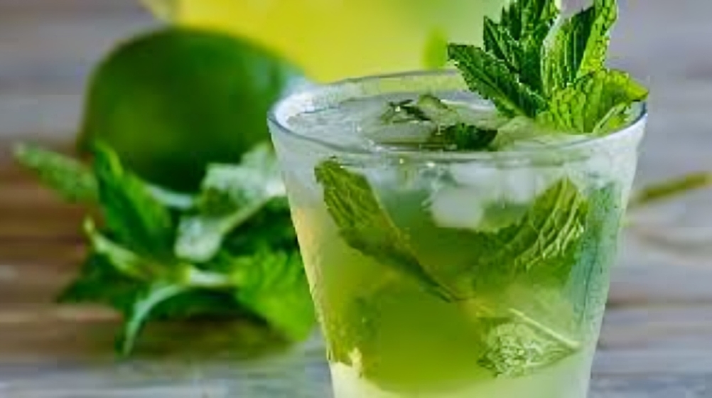 গরমে পেটের সমস্যা কমাবে পুদিনার এই পানীয়