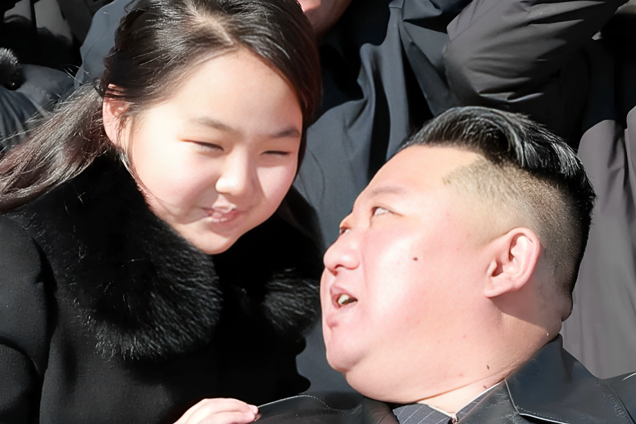 কিমের পর কে? রাষ্ট্রীয় ম্যাগাজিনে প্রথম ইঙ্গিত