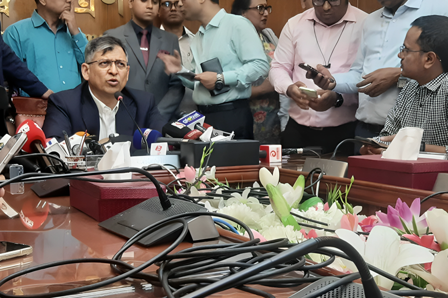 ৫ আগস্টের পর দায়ের মামলা যাচাইয়ের নির্দেশ স্বরাষ্ট্রমন্ত্রীর