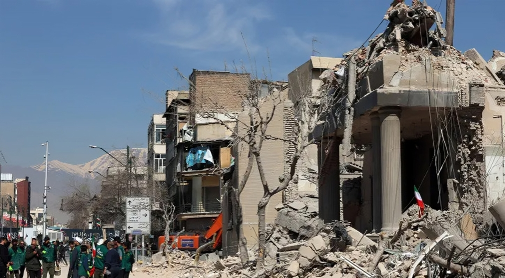 যুক্তরাষ্ট্র-ইসরায়েলি হামলায় ইরানে নিহত বেড়ে ১০৪৫