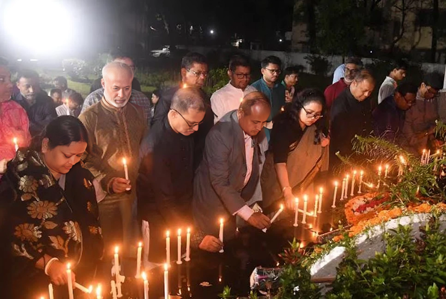 ঢাবিতে গণহত্যা দিবস পালন, শহীদদের প্রতি শ্রদ্ধা