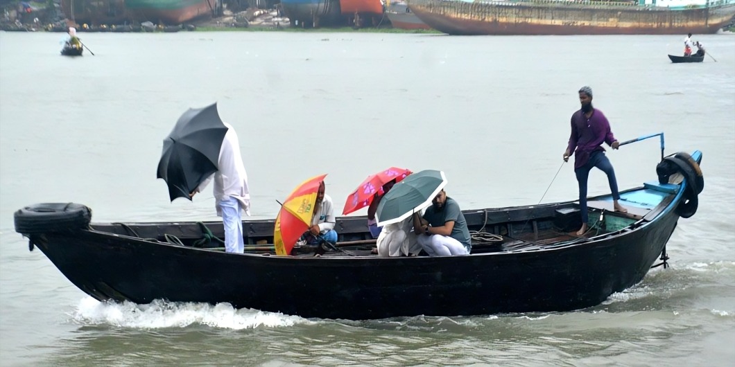 দেশের ৭ অঞ্চলে ঝড়-বৃষ্টির সতর্কতা, নদীবন্দরে ১ নম্বর সংকেত