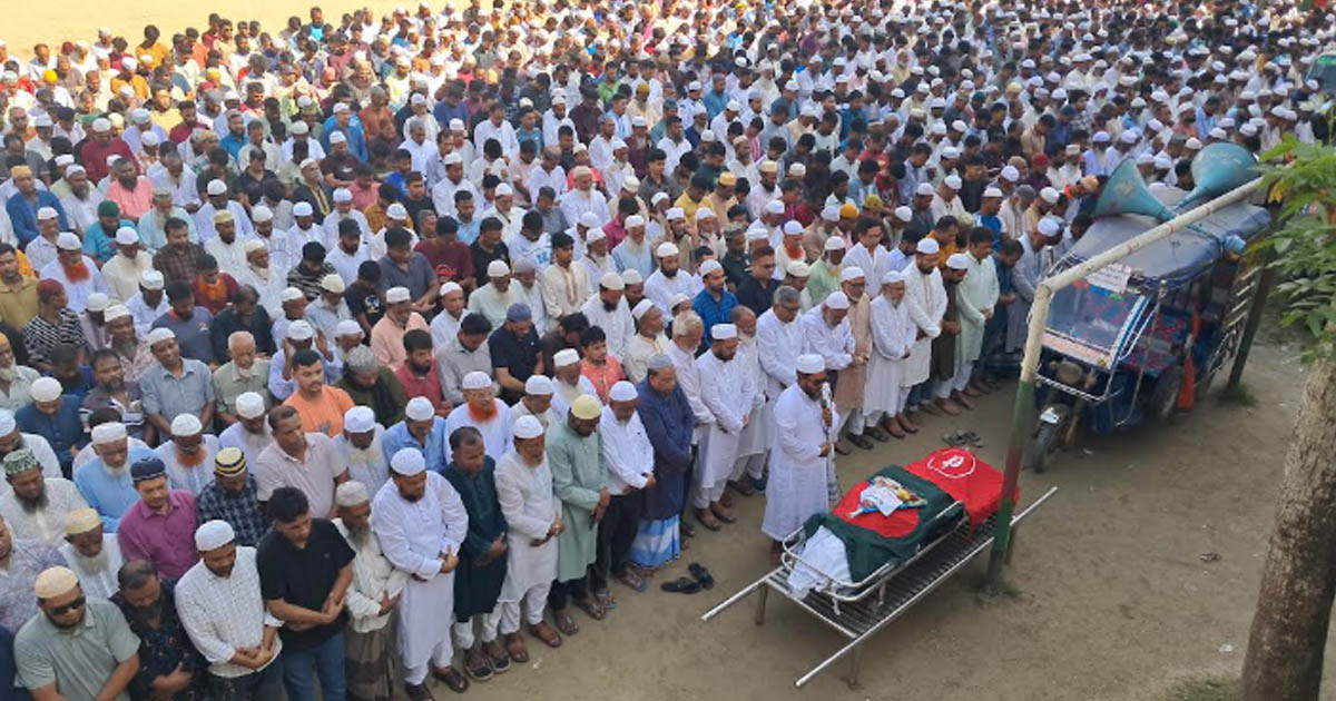 রাষ্ট্রীয় মর্যাদায়  বীর মুক্তিযোদ্ধা সাংবাদিক শফিকুর রহমানের দাফন সম্পন্ন