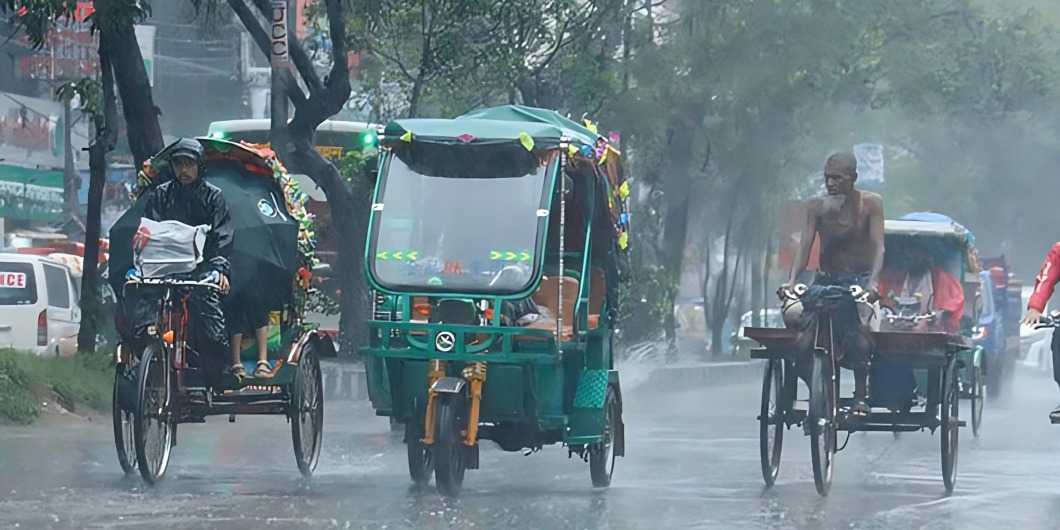 ঢাকাসহ ৯ অঞ্চলে ঝড়-বৃষ্টির আভাস, নদীবন্দরে সতর্ক সংকেত