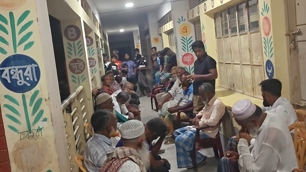 শালিসে বহিরাগত আনার অভিযোগে পরিবারকে ‘একঘরে’, মসজিদে নামাজেও নিষেধাজ্ঞা