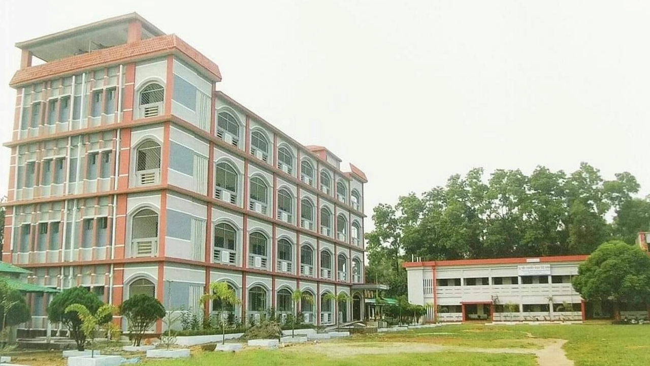 তাজউদ্দীন আহমদ কলেজের নাম অপরিবর্তিতই থাকছে।