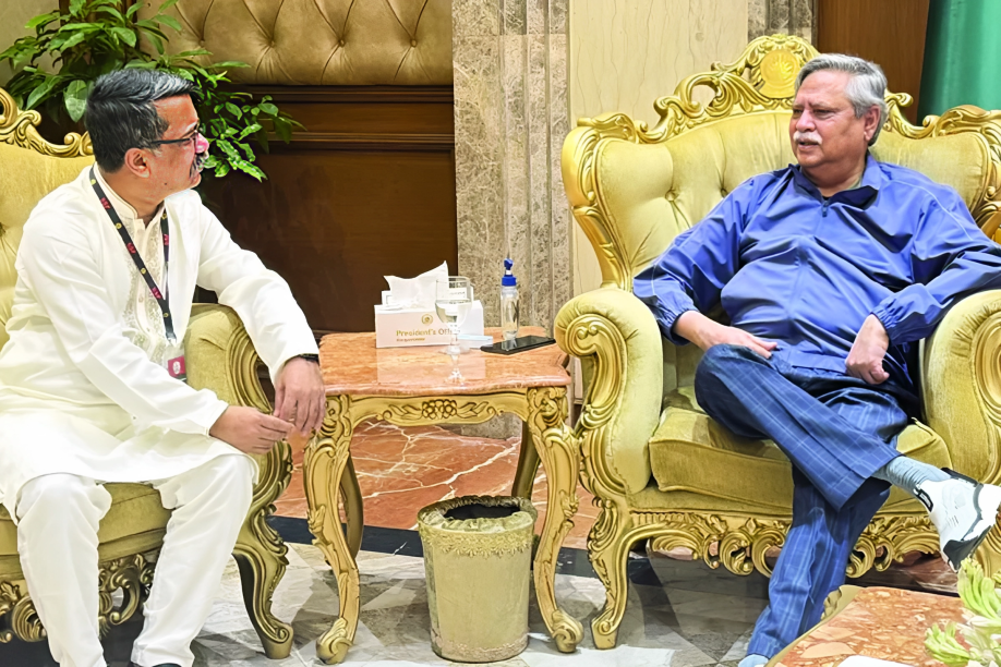 দেড় বছরের ‘প্রাসাদবন্দি’ জীবনের নেপথ্য কাহিনি ফাঁস করলেন রাষ্ট্রপতি