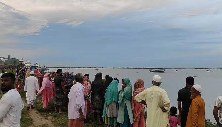 মেঘনায় ট্রলারডুবি: দুদিন পর একই পরিবারের তিনজনের মরদেহ উদ্ধার