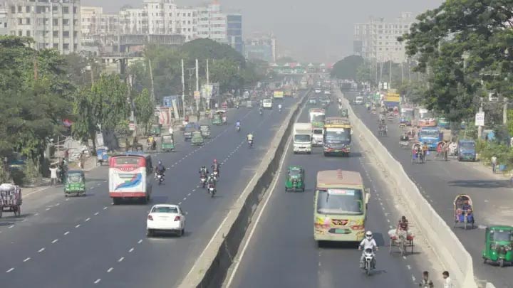 ঢাকার বায়ুমানের উন্নতি হয়েছে।
