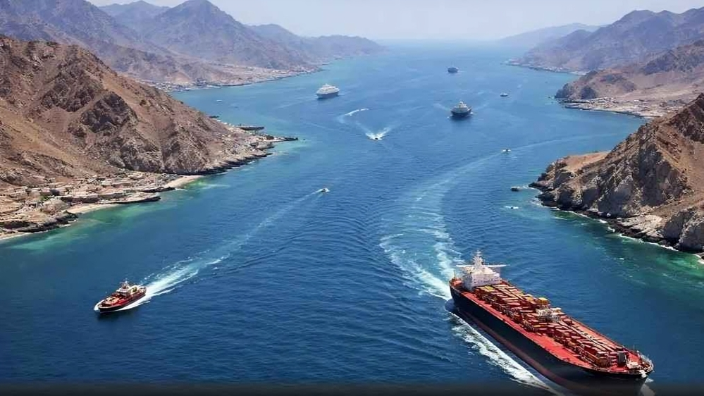 হরমুজ প্রণালিতে ইরানের ১৬ নৌযান ধ্বংসের দাবি যুক্তরাষ্ট্রের