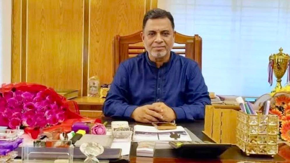 সারা জীবন বিএনপির সক্রিয় সদস্য থাকলেও আ.লীগ নেতাদের বিরুদ্ধে মামলার আসামি হয়েছেন কলেজের একজন অধ্যক্ষ।