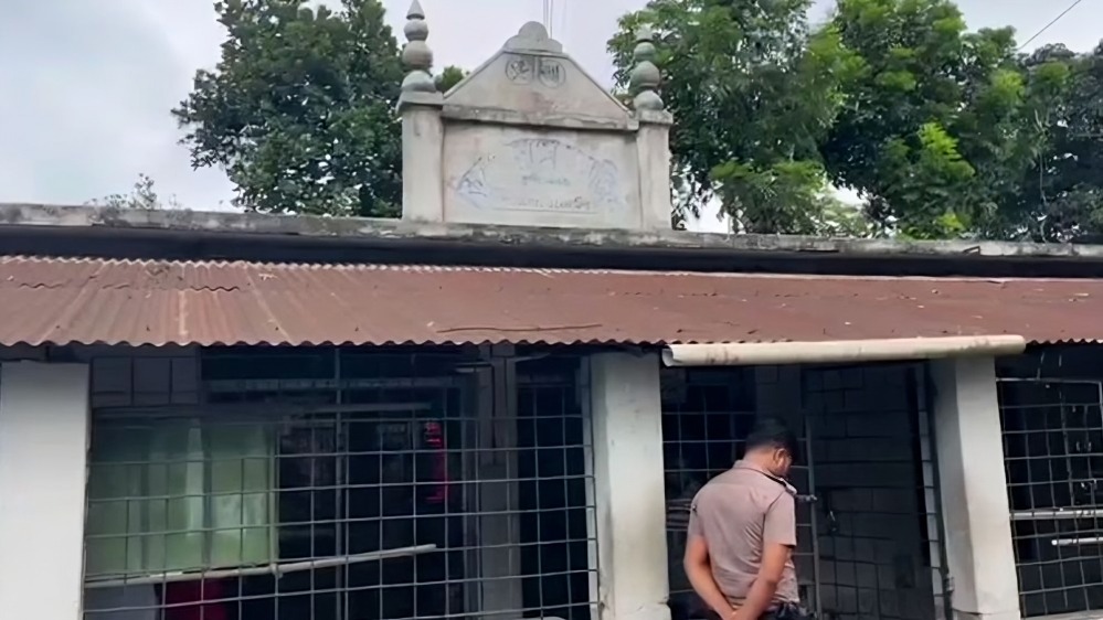 খুলনায় মসজিদে ঢুকে গুলি, আহত দুই মুসল্লি