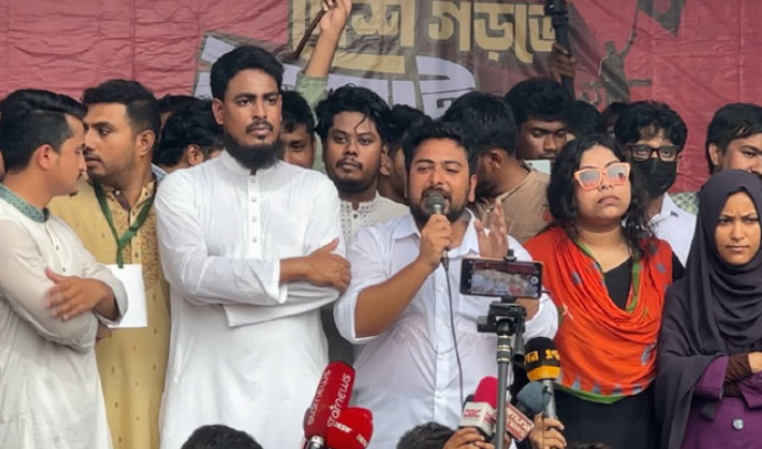 নাহিদের মতে, সমাজ সন্ত্রাসের আশ্রয়স্থল হয়ে উঠেছে।