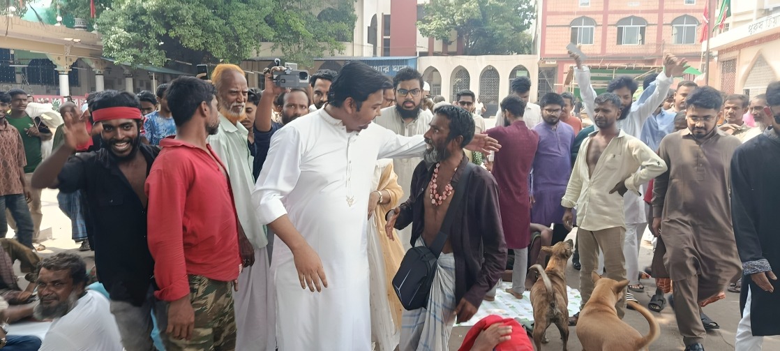 পরিদর্শনে সারোয়ার তুষার
