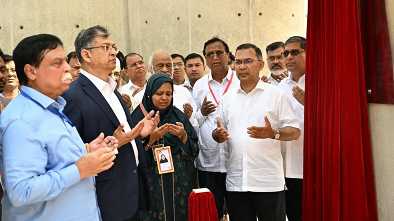 ওসমানী উদ্যানে জুলাই স্মৃতিস্তম্ভ উদ্বোধন করলেন প্রধানমন্ত্রী
