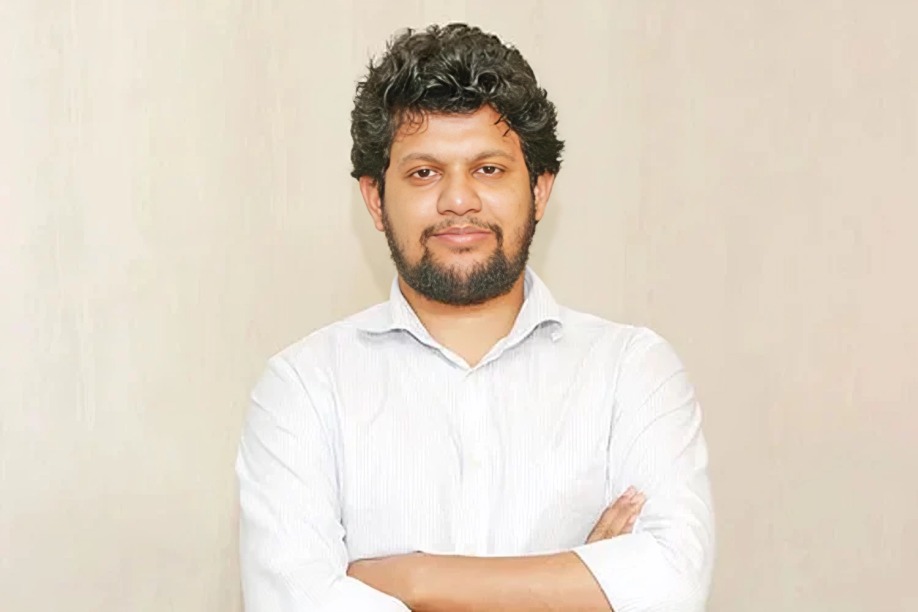 ‘ক্ষমতাবানরাই ইতিহাস লেখে’-ফেসবুক পোস্টে মাহফুজ আলম