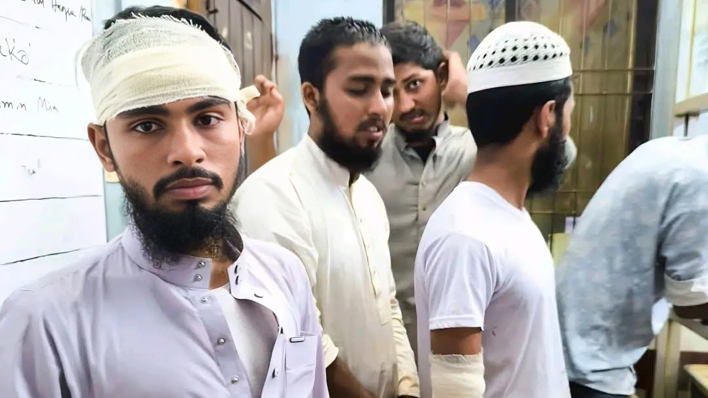 ব্রাহ্মণবাড়িয়ায় গান বাজানো নিয়ে পুলিশের সঙ্গে মাদ্রাসাছাত্রদের সংঘর্ষ, আহত ২৫