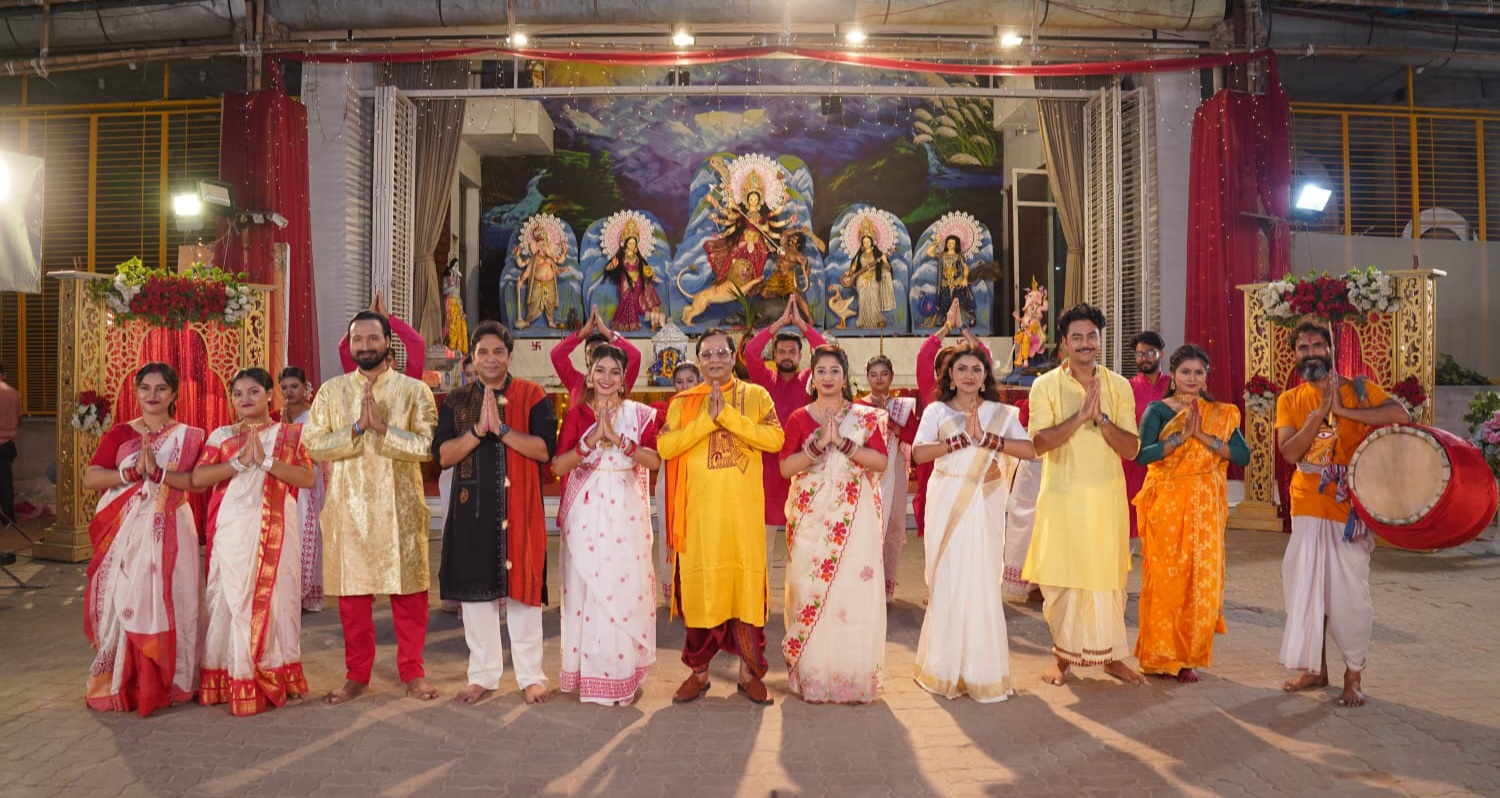 ‘জয় মা দুর্গা' পূজায় অরূপ রতন চৌধুরীর বিশেষ আয়োজন