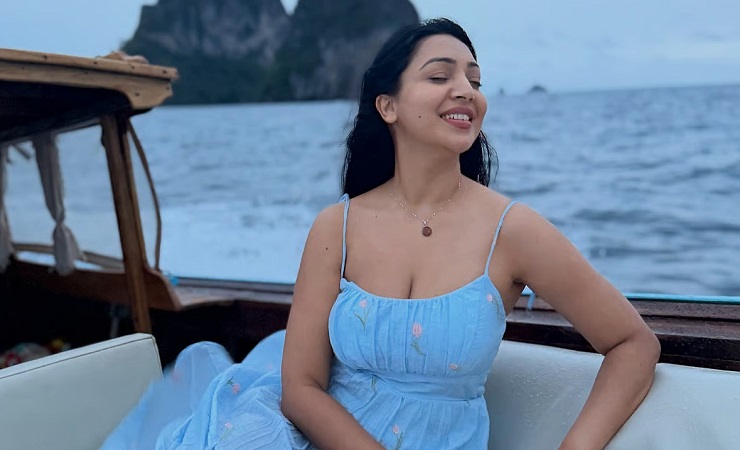 গরিব ছেলেদের প্রতি যে দুর্বলতার কথা জানালো প্রভা