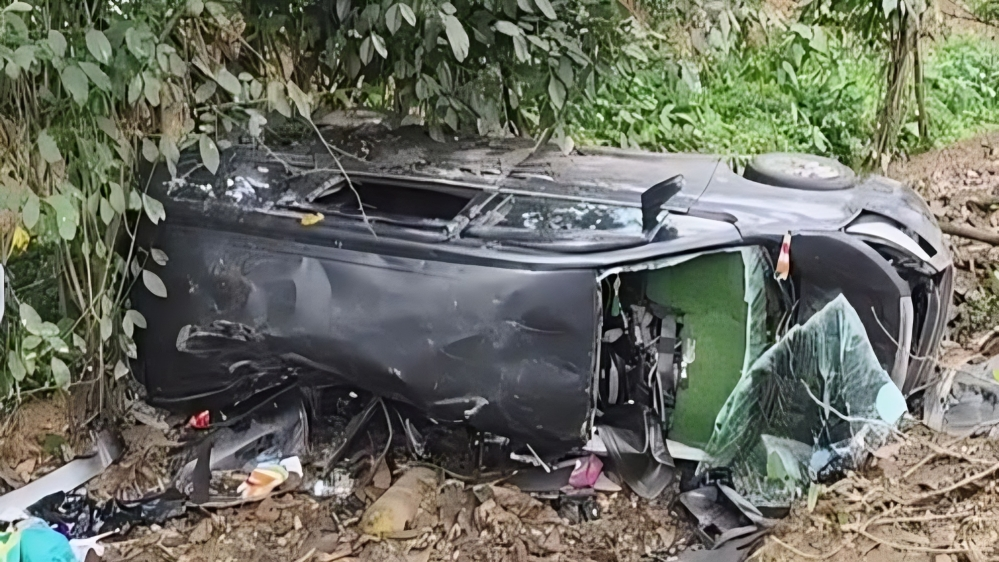 লোহাগাড়ায় বাস-মাইক্রোবাস সংঘর্ষে নিহত ৩