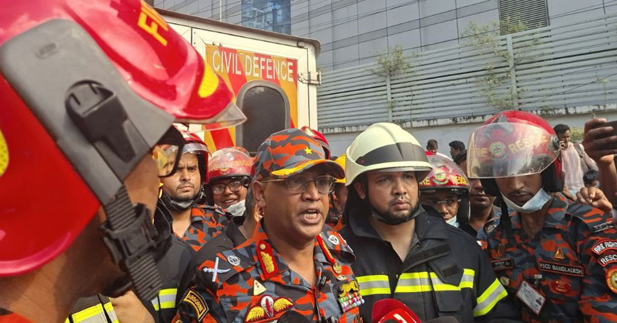 টঙ্গীতে ড্রাগ ইন্টারন্যাশনালের আগুন নিয়ন্ত্রণে