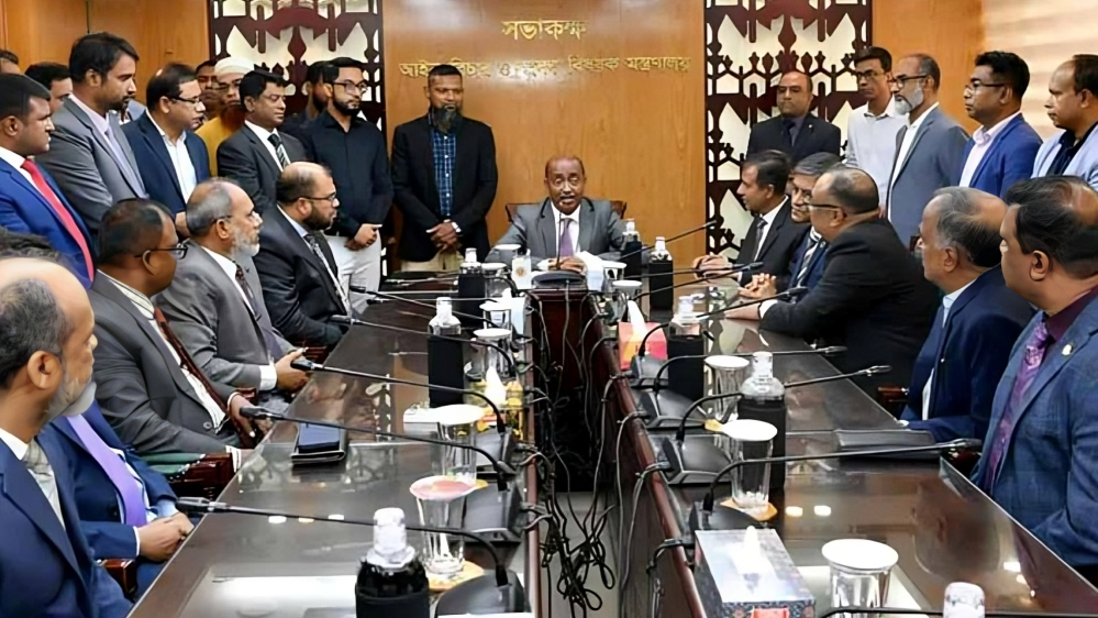 দুর্নীতিতে জড়ালে প্রশাসনিক শাস্তি নয়, মামলা হবে: আইনমন্ত্রী