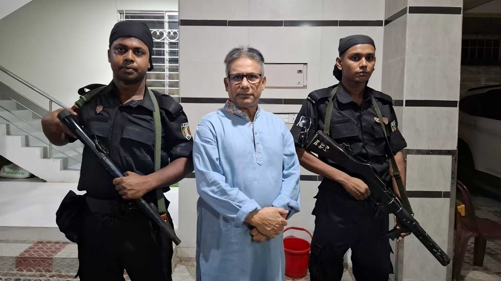 কারাগারে থেকেও দেশত্যাগে নিষেধাজ্ঞা পেলেন সালাম মুর্শেদী