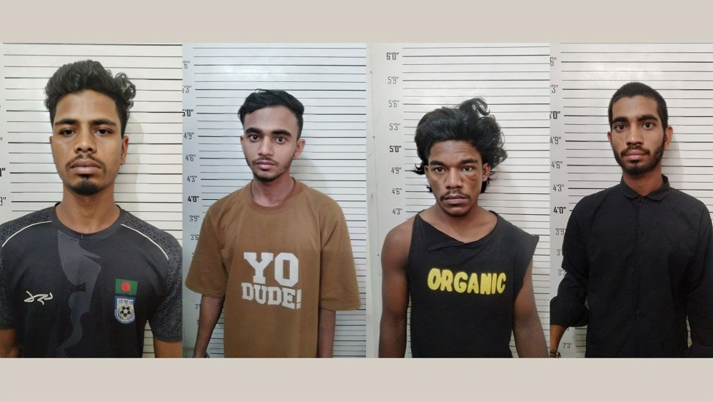 ডেমরায় হাতেনাতে ধরা ৪ ছিনতাইকারী কারাগারে