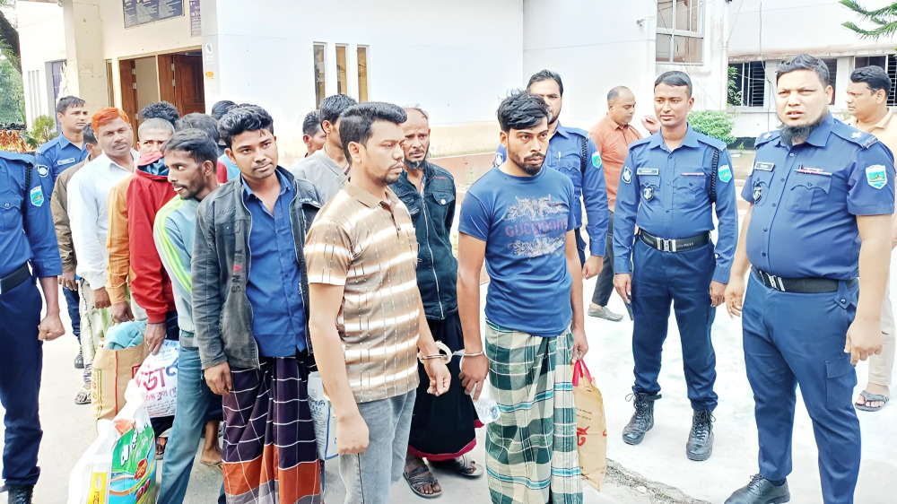 ‘অপারেশন ফার্স্ট লাইট-২’ নামে পুলিশ বিশেষ অভিযান চালিয়ে , গ্রেপ্তার করেছে ৬৪ জনকে