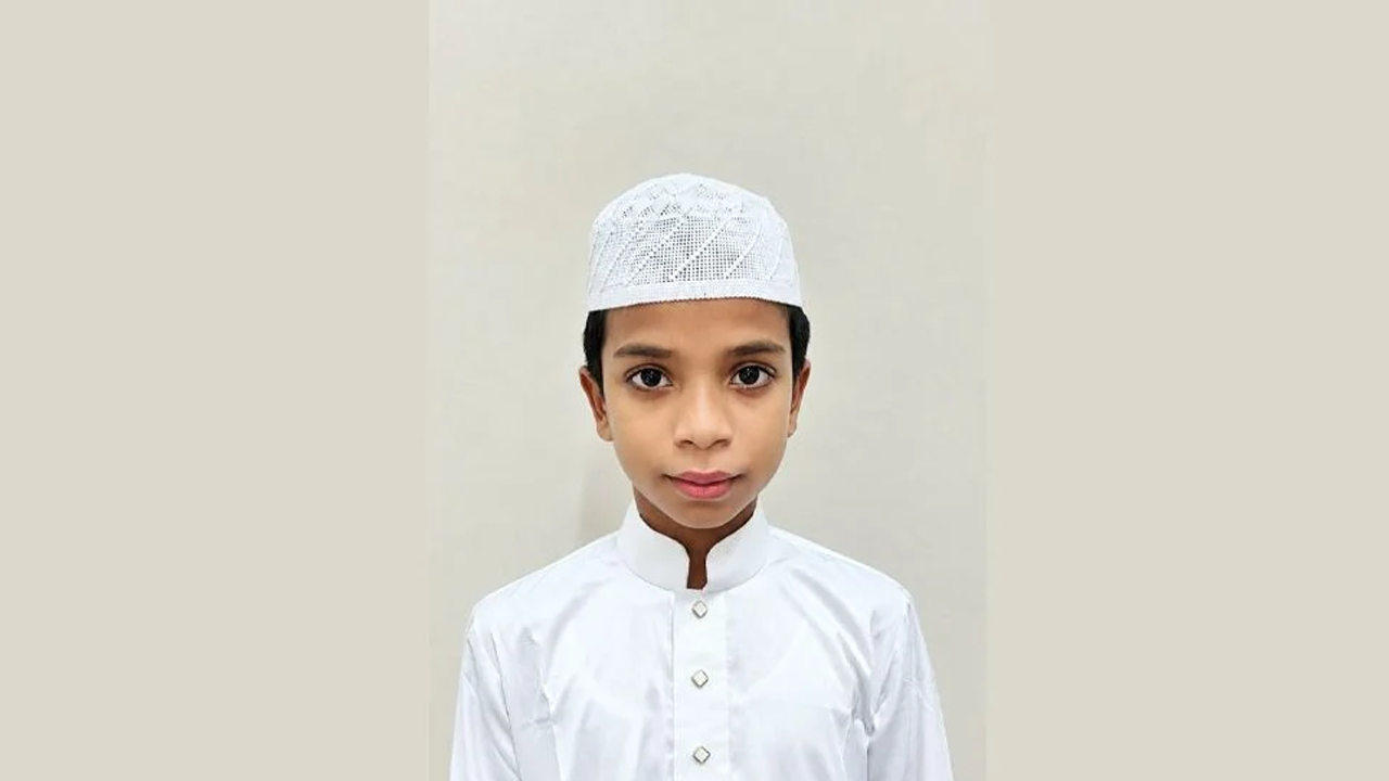 মাত্র ১৩ মাসে কোরআনের ৩০ পারা মুখস্থ