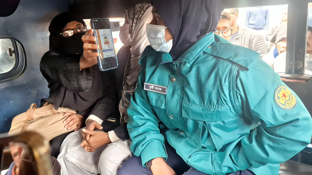 জকসু নির্বাচন ঘিরে ভিপি প্রার্থীর স্ত্রীকে হেনস্তার অভিযোগ