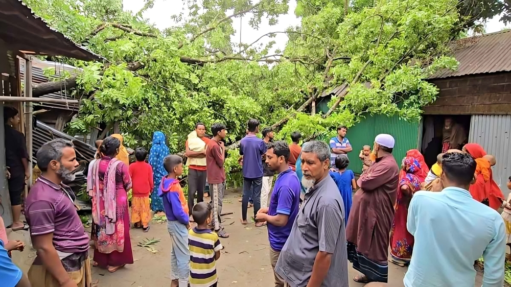 কালবৈশাখীর তাণ্ডবে ঠাকুরগাঁও লণ্ডভণ্ড, ঘরবাড়ি বিধ্বস্ত