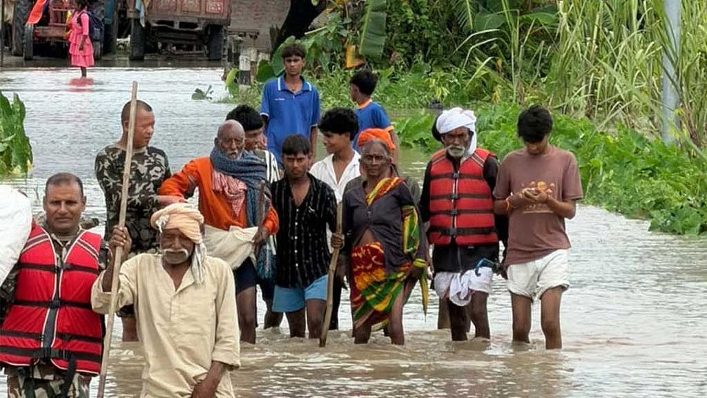 ভারত-নেপালে ভয়াবহ বন্যা-ভূমিধসে নিহত ৭০, নিখোঁজ ১১