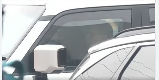 শেষ সময়ে মায়ের পাশে থেকে বাসায় ফিরলেন তারেক রহমান