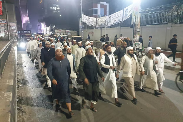 নারী কর্মীদের ওপর হামলার অভিযোগে জামায়াতের বিরুদ্ধে ইসলামী যুব আন্দোলনের বিক্ষোভ