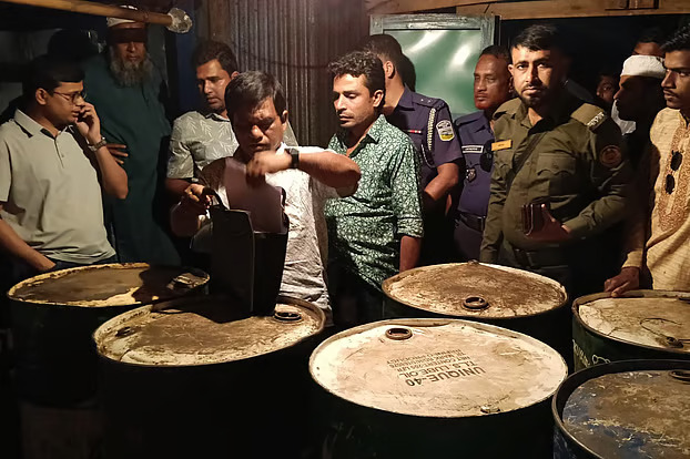 ২৬ দিনে ৩ হাজারের বেশি অভিযান, উদ্ধার ২ লাখ লিটার তেল